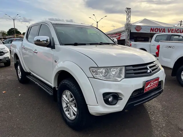 Carro Mitsubishi L200 Triton Sport 2014 3.2 DID-H HPE 4WD (Aut)