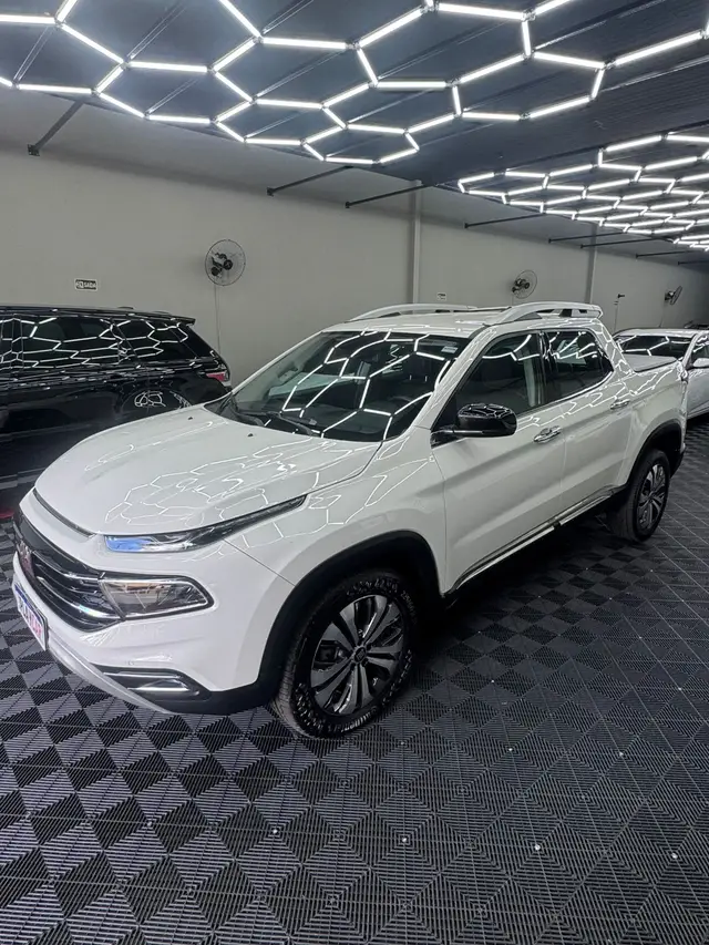 Carro Fiat Toro 2022 Volcano 2.0 TDI 4x4 (Aut)