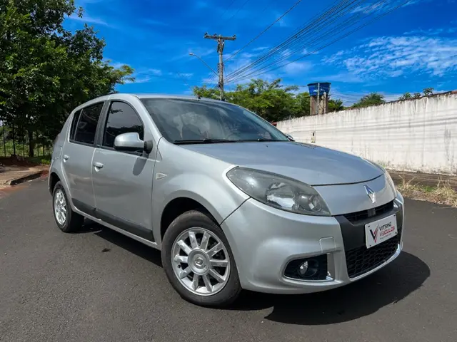 Carro Renault Sandero 2014 Privilege 1.6 16V (Flex)(aut)