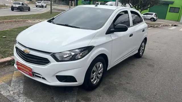 Carro Chevrolet Onix Plus 2020 JOY Plus 1.0 8V 4p Flex Mec.