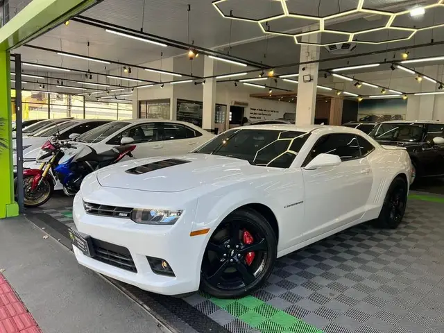 Carro Chevrolet Camaro 2015 SS 6.2