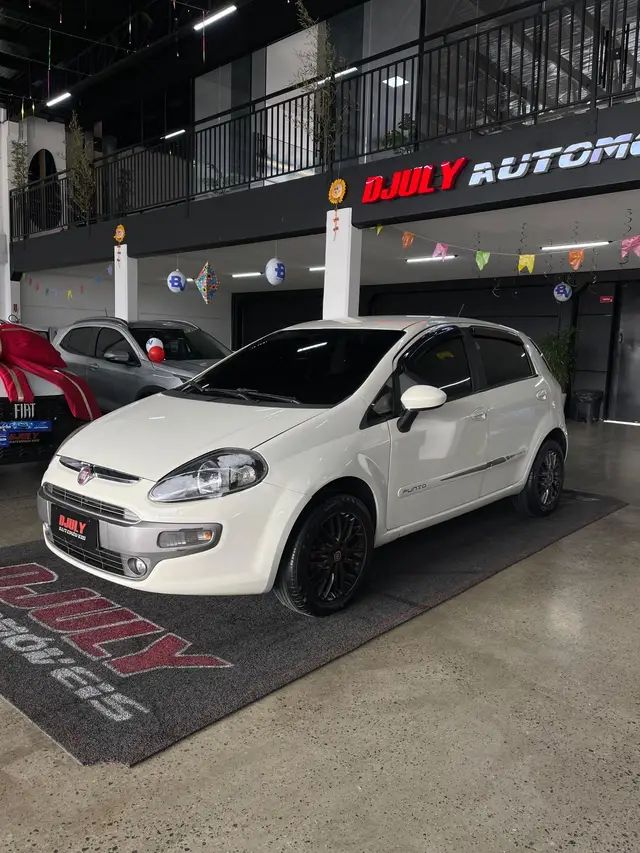 Carro Fiat Punto 2014 ESSENCE SP 1.6 Flex 16V 5p