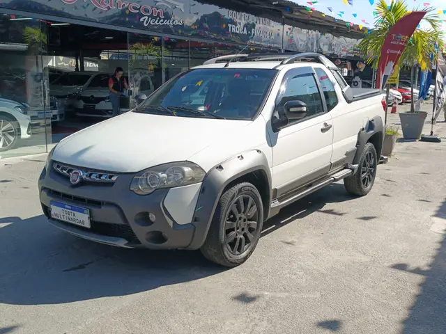 Carro Fiat Strada 2016 Adventure 1.8 16V (Flex) (Cabine Estendida)