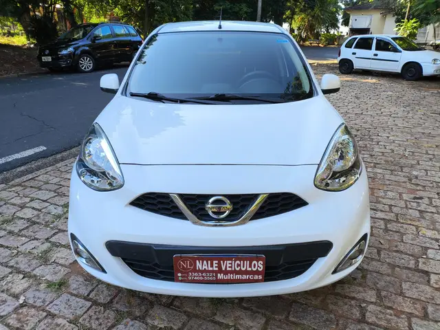 Carro Nissan March 2016 1.6 16V SV (Flex)