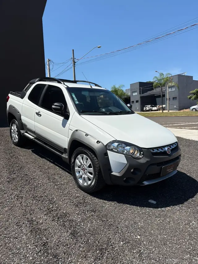 Carro Fiat Strada 2014 Adv.1.8 16V Dualogic Flex CD