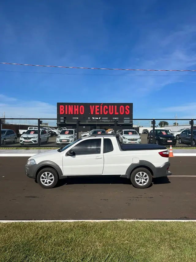 Carro Fiat Strada 2017 Hard Working 1.4 (Flex) (Cabine Simples)