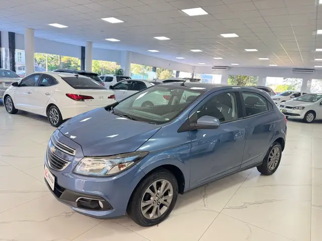 Carro Chevrolet Onix 2015 1.4 LTZ SPE/4 (Aut)