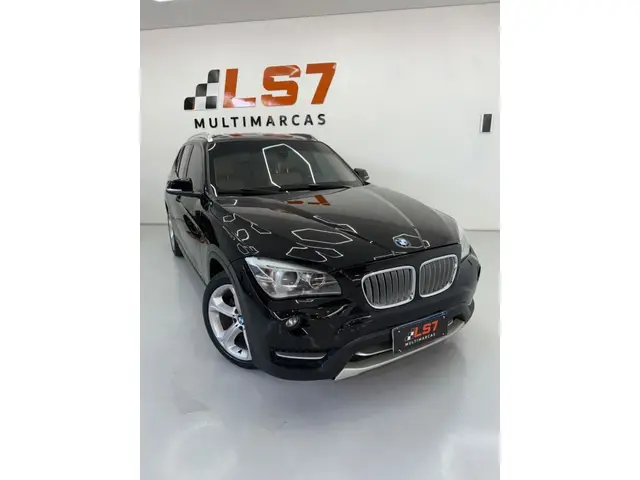 Carro BMW X1 2014 2.0 sDrive20i (Aut)