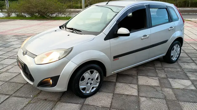 Carro Ford Fiesta Hatch 2011 1.0 (Flex)