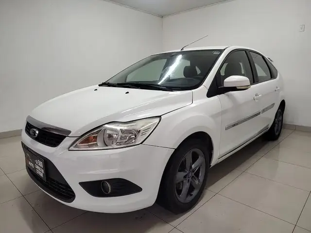 Carro Ford Focus Hatch 2012 2.0 16V Flex