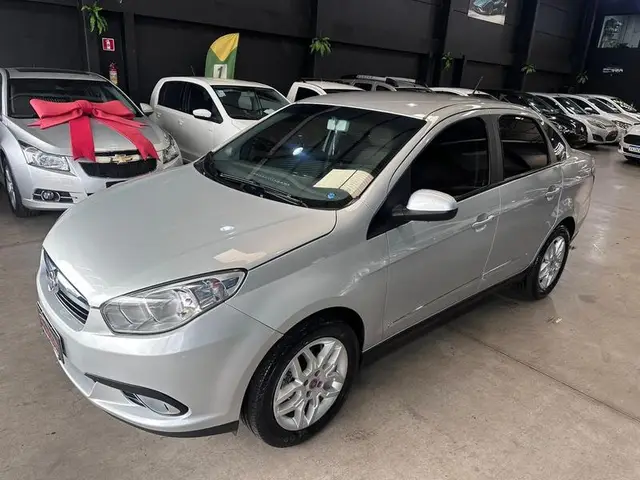 Carro Fiat Grand Siena 2016 Essence 1.6 16V Dualogic (Flex)