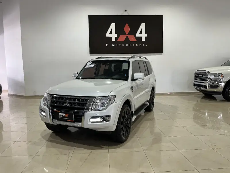 Mitsubishi Pajero Full 3.8 V6 5D HPE 4WD