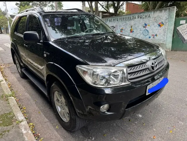 Carro Toyota Hilux SW4 2010 SR 4x2 2.7 VVT-i