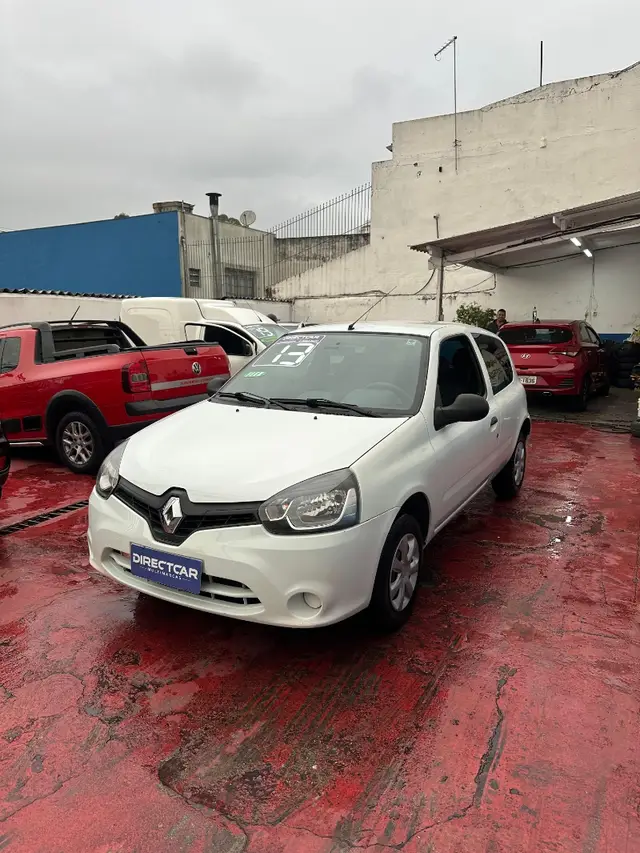 Carro Renault Clio 2013 Authentique 1.0 16V (Flex) 2p