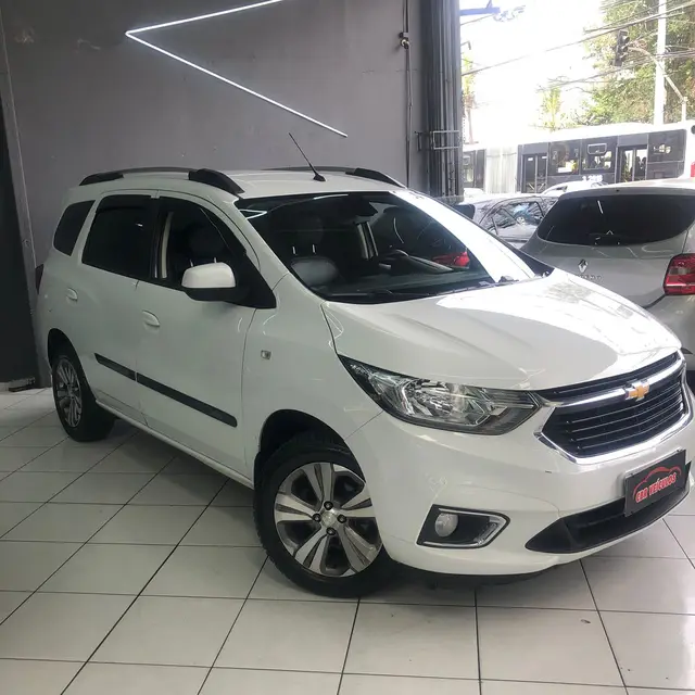 Carro Chevrolet Spin 2023 Premier 1.8 (Aut.)