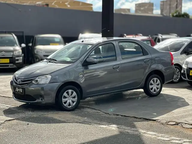 Carro Toyota Etios 2015 X 1.3 (Flex)