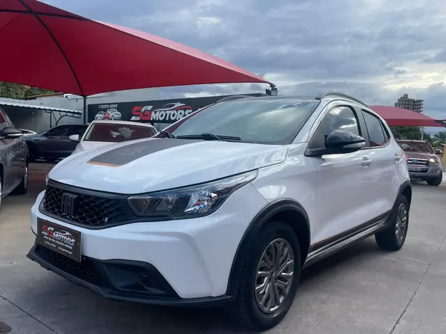 Carro Fiat Argo 2023 Trekking 1.3 (Flex)