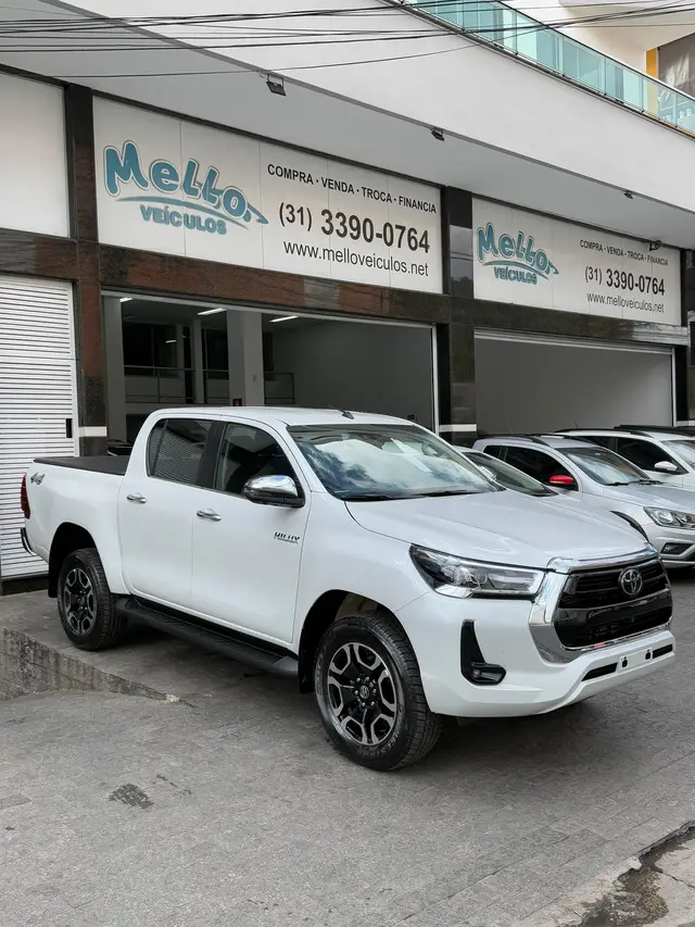 Carro Toyota Hilux Cabine Dupla 2025 SRX 4x4 2.8 Diesel