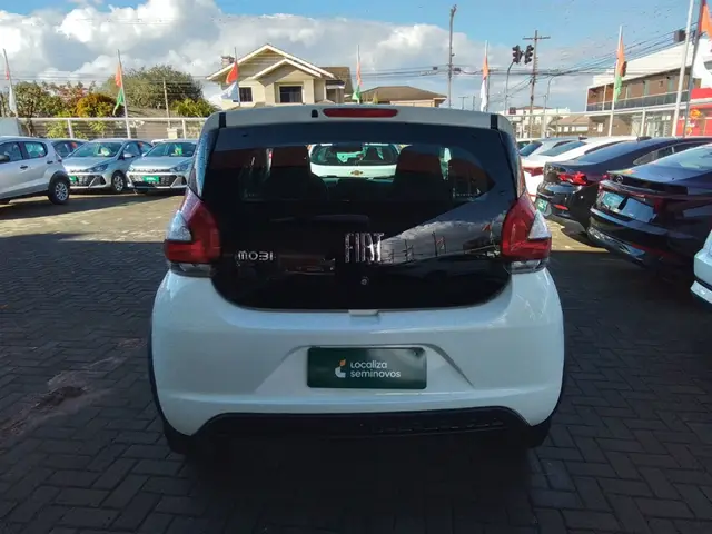 Carro Fiat Mobi 2024 Trekking 1.0