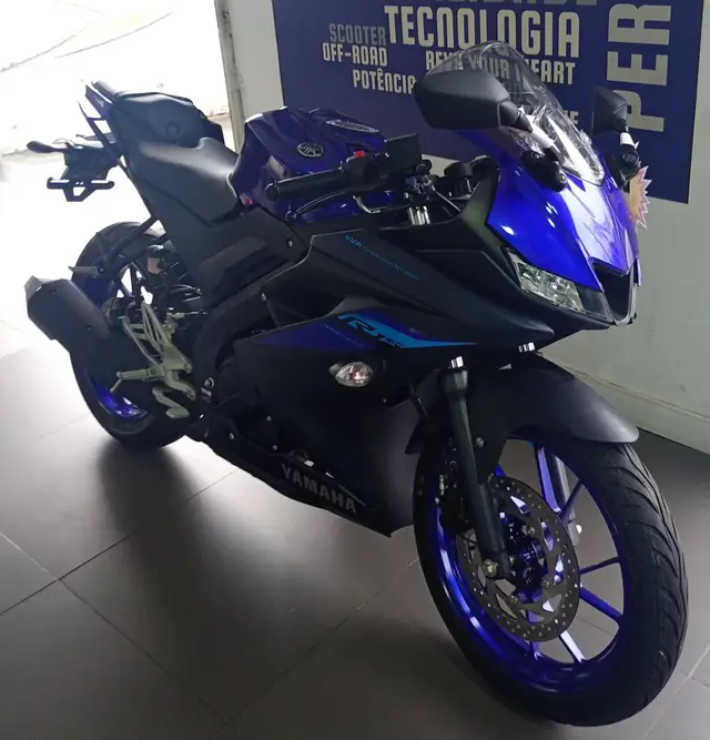 Moto Yamaha YZF R15 2025 ABS