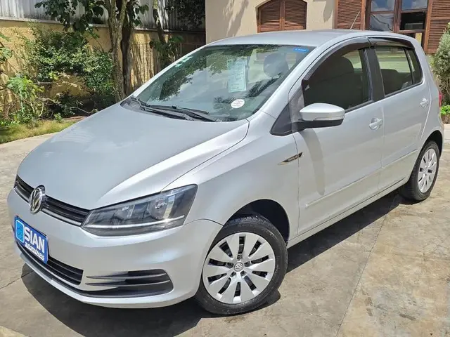 Carro Volkswagen Fox 2015 Trendline 1.0 TEC (Flex)