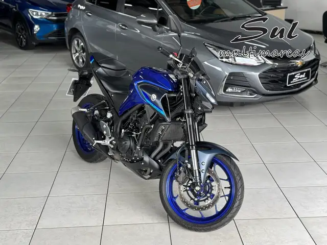 Carro Yamaha MT-03 2024 ABS