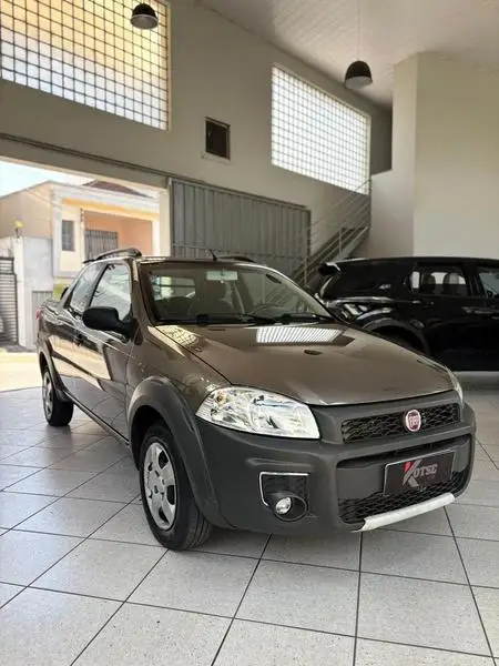 Carro Fiat Strada 2015 Adv.1.8 16V Dualogic Flex CD