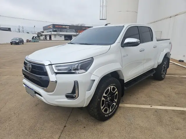 Carro Toyota Hilux Cabine Dupla 2024 SRX Plus 4x4 2.8 Diesel