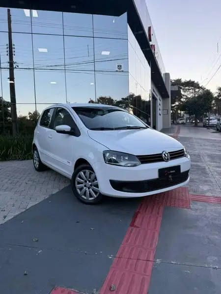 Carro Volkswagen Fox 2014 1.0 TEC (Flex) 4p
