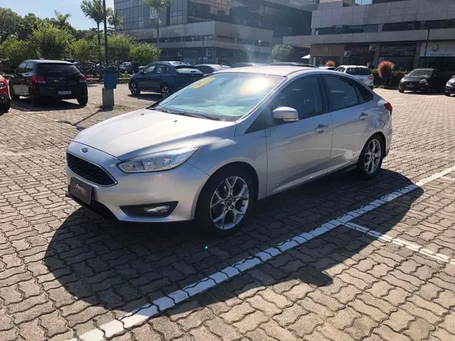 Carro Ford Focus Hatch 2019 SE Plus 2.0 PowerShift
