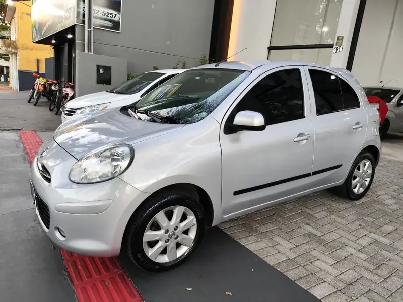 Nissan 1.0 16V S (Flex)