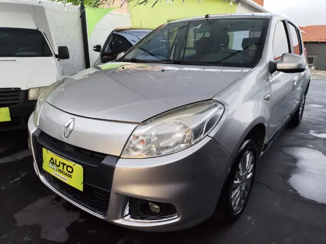 Carro Renault Sandero 2013 Privilège 1.6 8V Hi-Torque (flex)