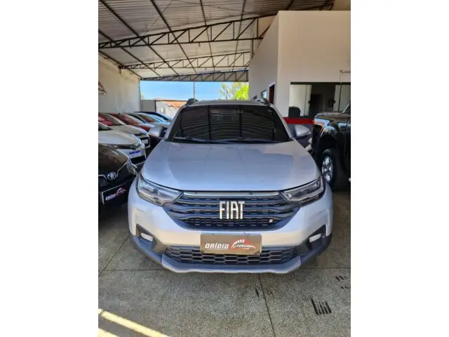 Carro Fiat Strada 2023 Volcano 1.3 CD (Flex)