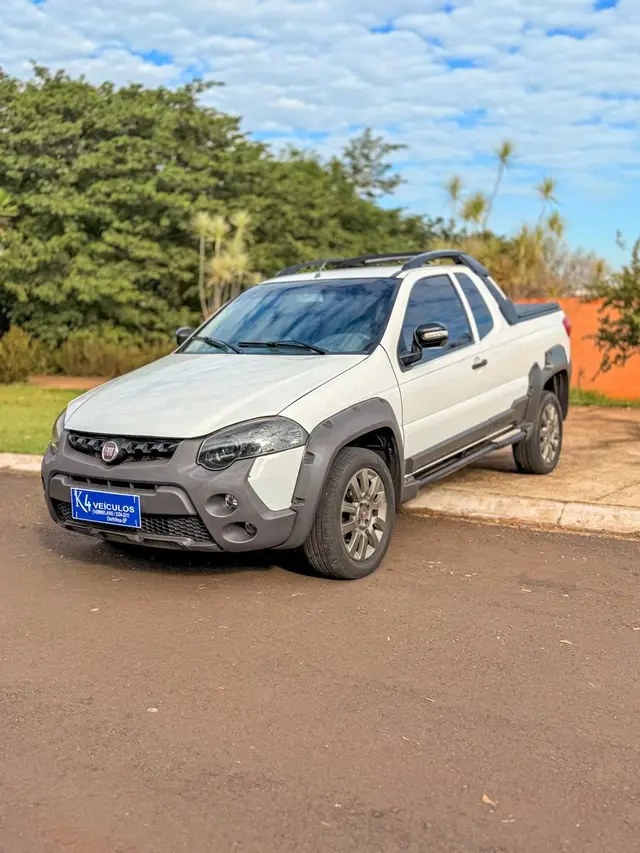 Carro Fiat Strada 2015 Adventure 1.8 16V (Flex) (Cabine Dupla)