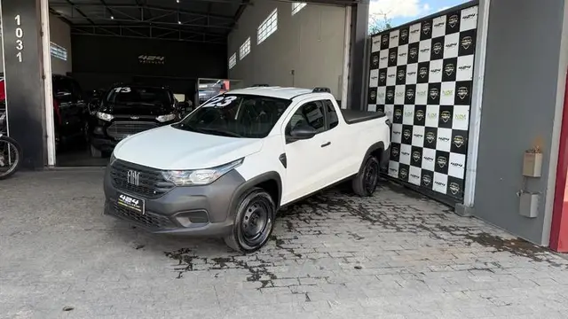 Carro Fiat Strada 2023 Endurance 1.4 Cabine Plus (Flex)