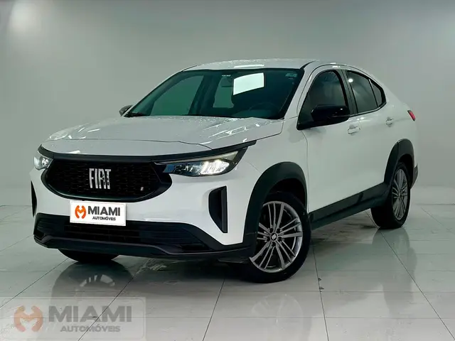 Carro Fiat Fastback 2025 Turbo 200