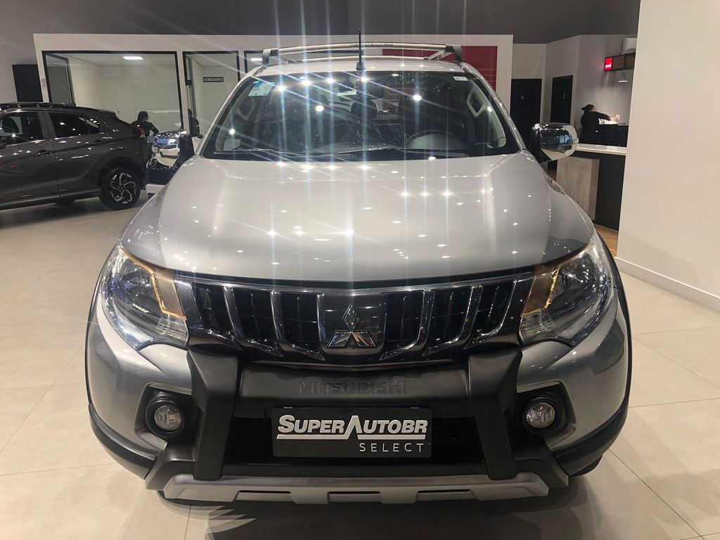 L200 Triton Sport Sport 2.4 DID-H HPE 4WD (Aut)