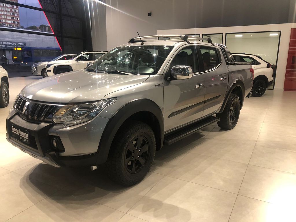 L200 Triton Sport Sport 2.4 DID-H HPE 4WD (Aut)