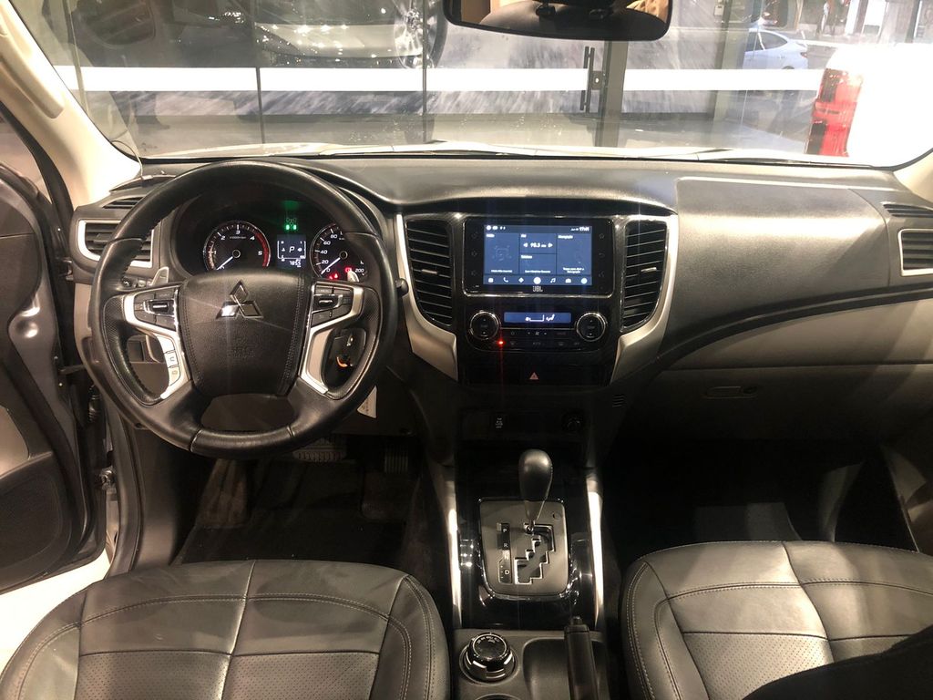 L200 Triton Sport Sport 2.4 DID-H HPE 4WD (Aut)