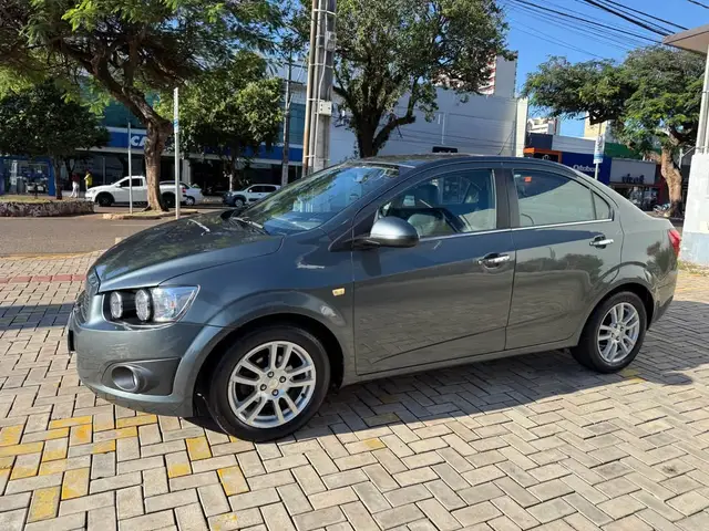 Carro Chevrolet Sonic Sedan 2013 LTZ (Aut)