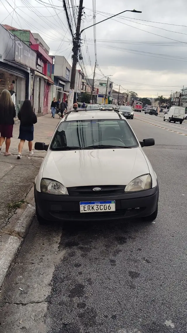 Carro Ford Courier 2011 L 1.6 (Flex)