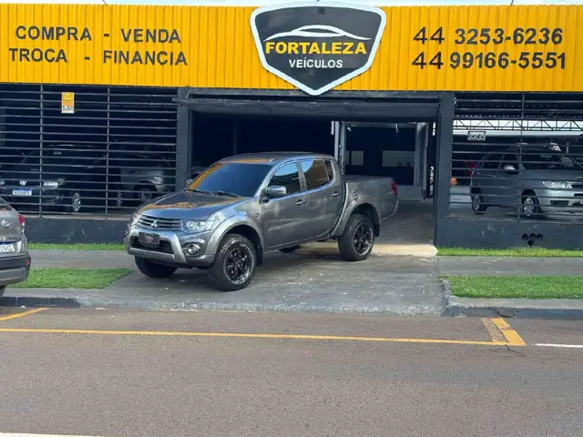 Carro Mitsubishi L200 Triton 2017 GLS 3.2 CD TB Int.Diesel Mec