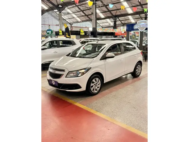 Carro Chevrolet Onix 2014 1.4 LT SPE/4