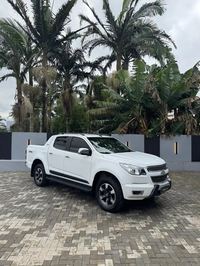 Carro Chevrolet S10 Cabine Dupla 2016 S10 2.8 CTDI High Country 4WD (Cabine Dupla) (Aut)