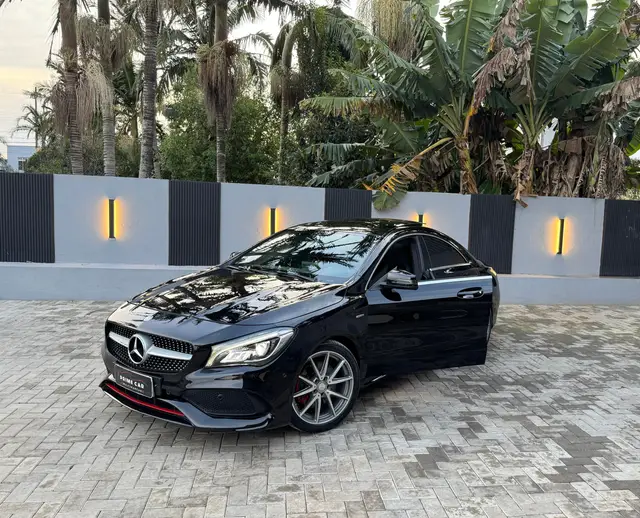 Carro Mercedes-Benz Classe CLA 2017 CLA 250 Sport DCT 4Matic