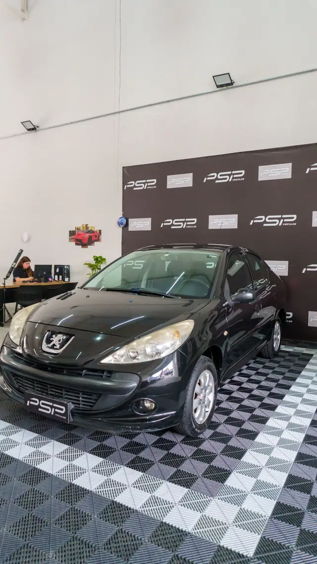 Carro Peugeot 207 Sedan 2010 207 Passion XR Sport 1.4 8V (flex)