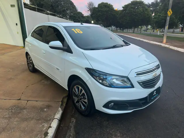 Carro Chevrolet Onix 2016 1.4 LTZ SPE/4 (Aut)