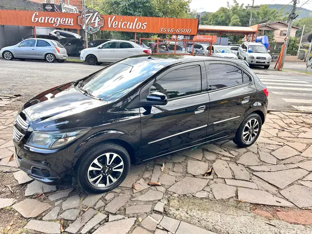 Carro Chevrolet Onix 2014 HATCH LTZ 1.4 8V FlexPower 5p Mec.