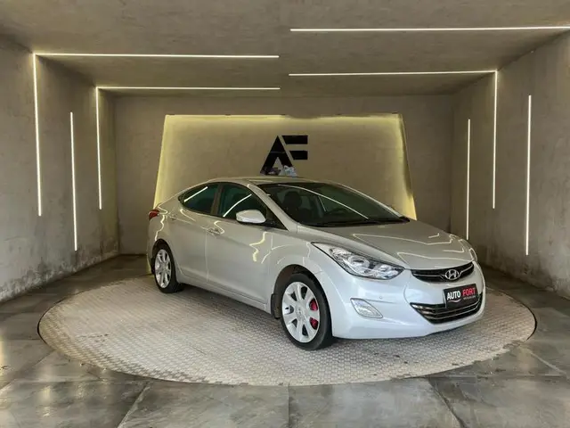 Carro Hyundai Elantra 2013 Sedan 1.8 GLS (aut)