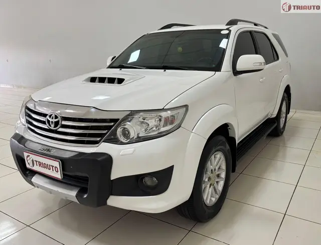Carro Toyota Hilux SW4 2015 SRV 4x4 3.0 Turbo  (aut)